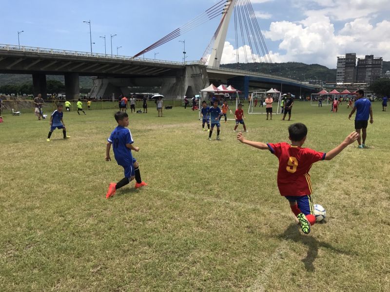 足球》2017安联小小世界杯 「新竹足校风很大
