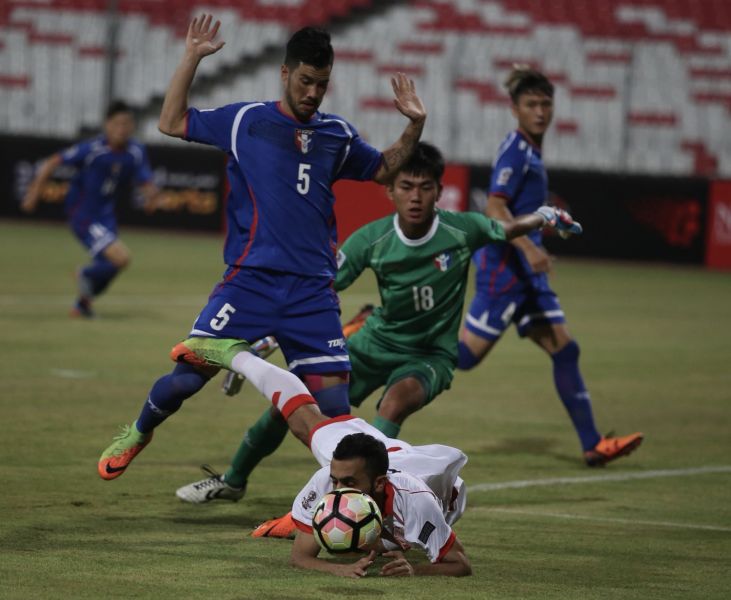 足球》亚洲杯资格赛遇巴林震撼教育 中华男足