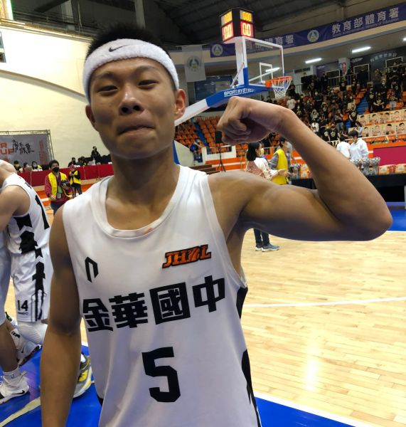 「海山幫」的蔡昇峰繼3年前少籃封王後再膺冠軍賽MVP。大會提供