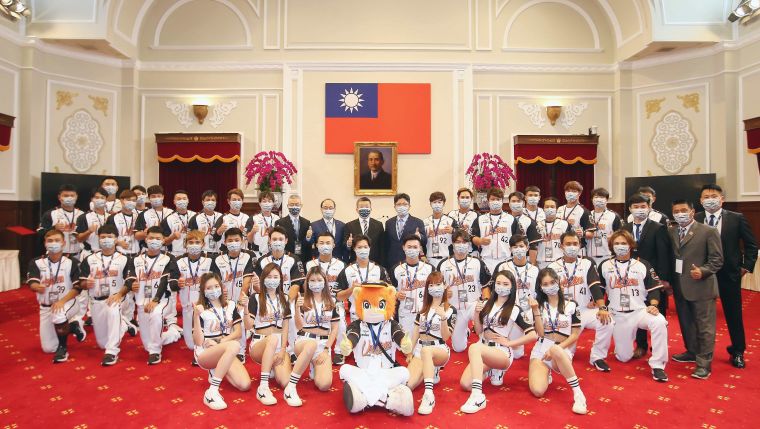 中華職棒統一7-ELEVEn獅隊受邀前進總統府。官方提供