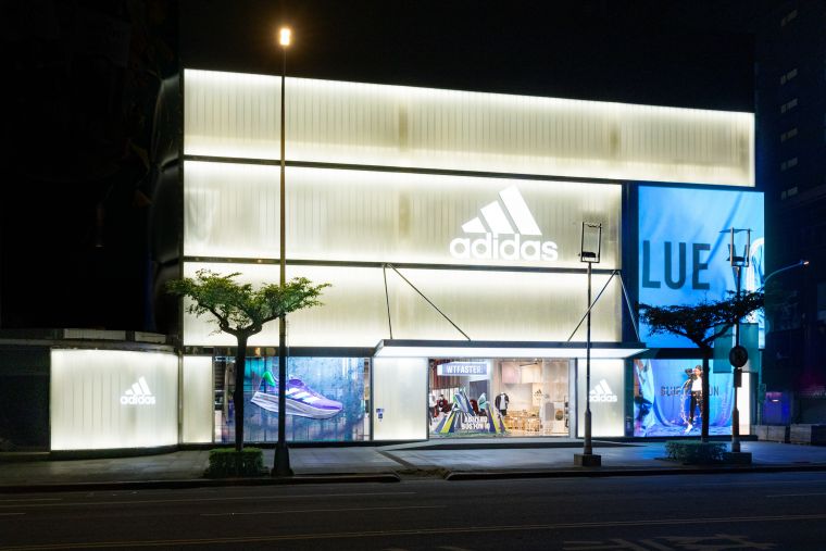 全台最大adidas Brand Center信義品牌概念店11月10日(三)正式暴風登陸。官方提供