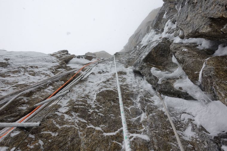 全球第九高峰，最困難的150公尺岩壁-Kinshofer岩壁。