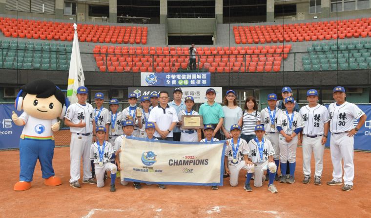 台北市收穫謝國城盃第6冠。大會提供