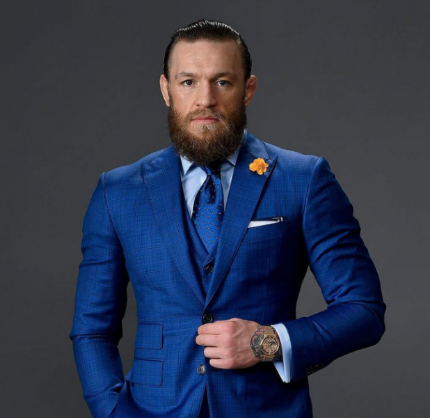 「嘴砲王」麥克格雷戈(Conor McGregor)土這張照來慶祝自己登上全球收入最多運動員。摘自麥克格雷戈IG