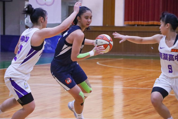 永仁王禹雯15分、14籃板,開季4戰3度「雙十」。大會提供