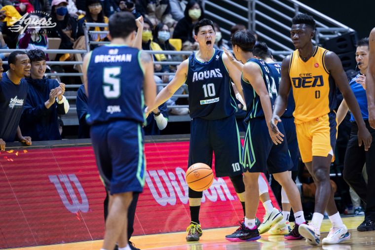 胡瓏貿今日獲13分、8籃板、5助攻。(圖高雄全家海神提供)