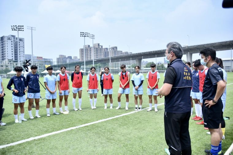 臺中市積極推廣足球運動-支持國家女足隊訓練。台中市運動局提供