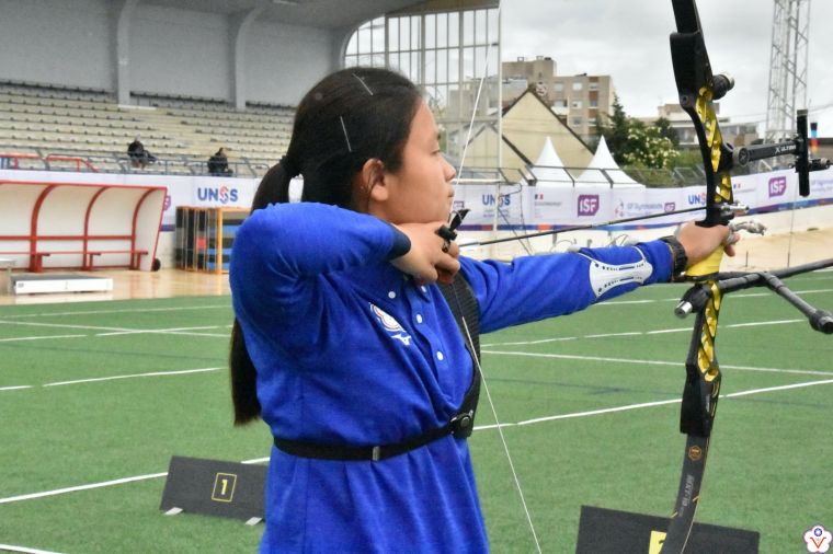 射箭女子選手李彩綺囊括個人、團體及混雙3金。中華民國高級中等學校體育總會提供