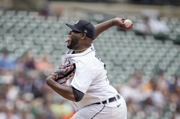 老虎老將先發皮內達(Michael Pineda)「中指挨球吻」恐動刀。法新社