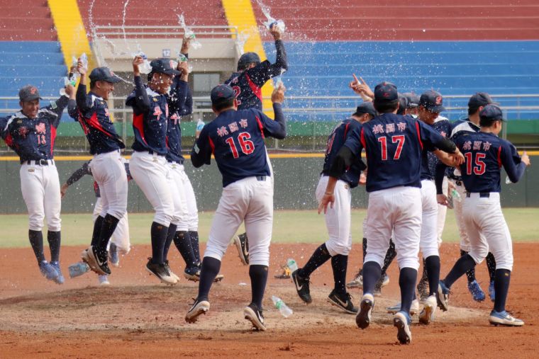 平鎮高中3連霸。學生棒聯提供