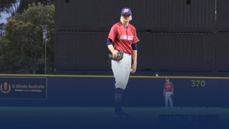 17歲畢康姆成為澳洲職棒史上首位女球員。翻攝墨爾本王牌球團推特
