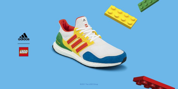 adidas攜手樂高(LEGO)推出聯名系列跑鞋，集結雙品牌經典元素，以樂高四色、積木造型重新詮釋adidas最具代表性跑鞋Ultraboost DNA。官方提供