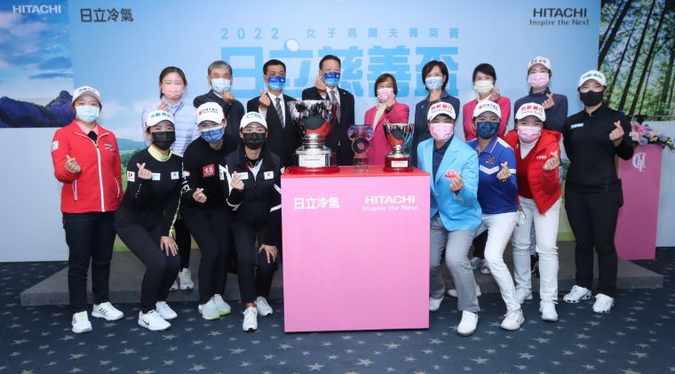 2022日立慈善盃女子高爾夫菁英賽賽前記者會旅美好手(左起)錢佩芸、侯羽桑、徐薇凌、李旻及侯羽薔。林聖凱攝影
