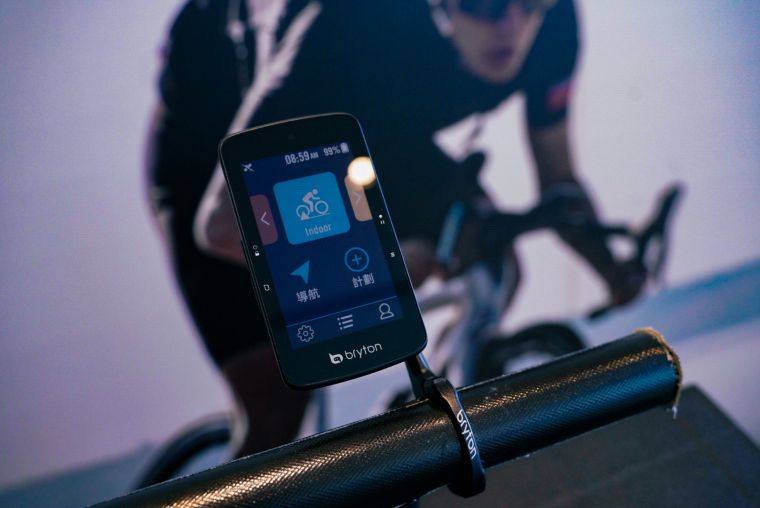 Bryton的跨時代GPS自行車碼錶Rider S800。官方提供