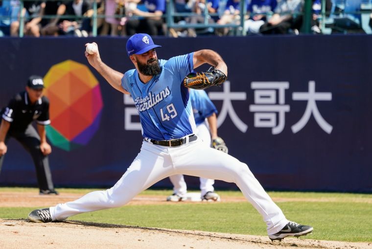 范米特主投8局失1分。富邦悍將提供