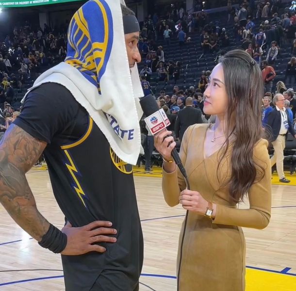 勇士球員開心接受ESPN女神採訪,摘自孟超IG