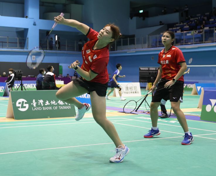 李佳馨/鄧淳薰激戰三局後獲勝晉決賽。李天助攝