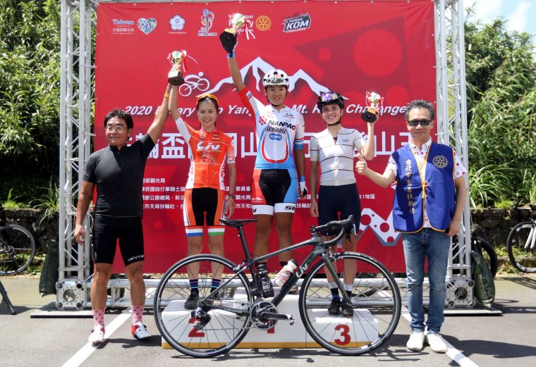 女子組頒獎。中華民國自行車騎士協會／提供。