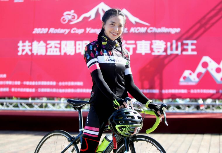 廣告正妹宋城希也來參加2020陽明山自行車登山王挑戰。中華民國自行車騎士協會／提供。