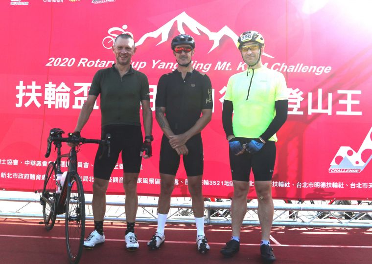 2020陽明山自行車登山王挑戰吸引很多在台外籍車手參加。中華民國自行車騎士協會／提供。