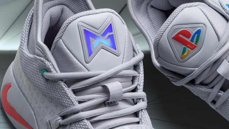 Nike PG 2.5 x PlayStation。
