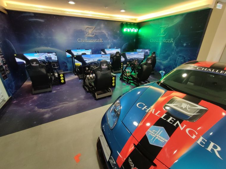 Z-Challenger 還這別準備"雪佛蘭Corvette ZR1"超級跑車在場供選手賞車。官方提供