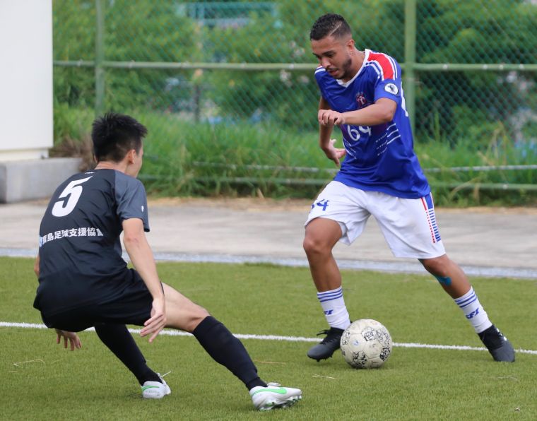 Alexsandro Silva準備突破ACA球員防守。大會提供