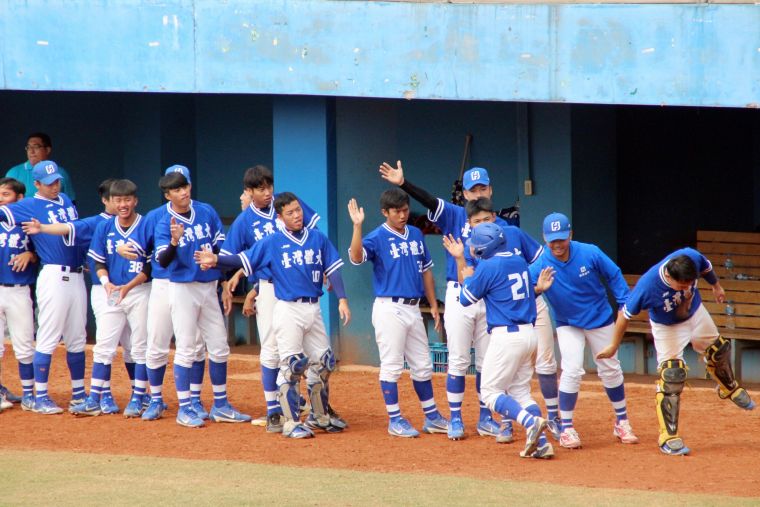 台體大複賽2勝1敗。