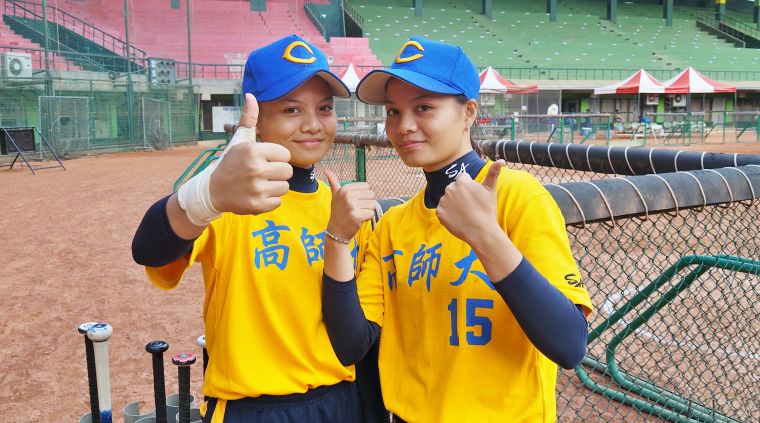 白家雙胞胎,左為姊姊白瑋萱、右為妹妹白瑋婷。(大專體總提供)