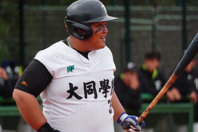 成棒後的首安、首得分、首打點同場出現,「玉里坦克」古林鼎皓非常高興。陳孟葦攝