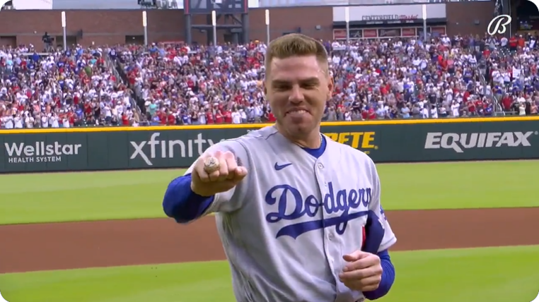 福里曼(Freddie Freeman)奪冠後首返亞特蘭大。摘自推特