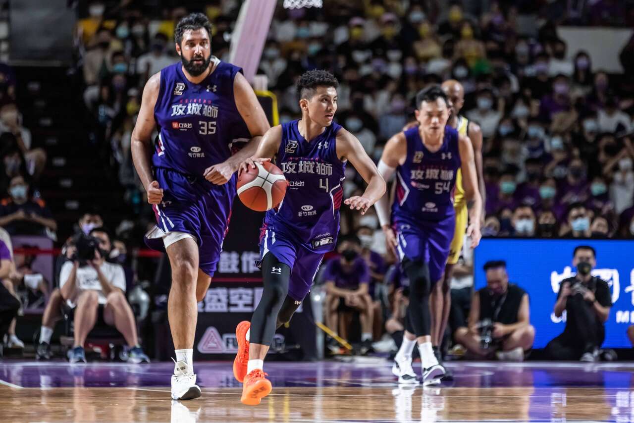 高國豪下半場狂轟19分 末節攜手田浩一肩扛起球隊勝負。官方提供