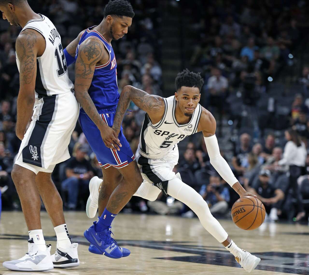 老鷹交易獲得 Dejounte Murray(右)。法新社