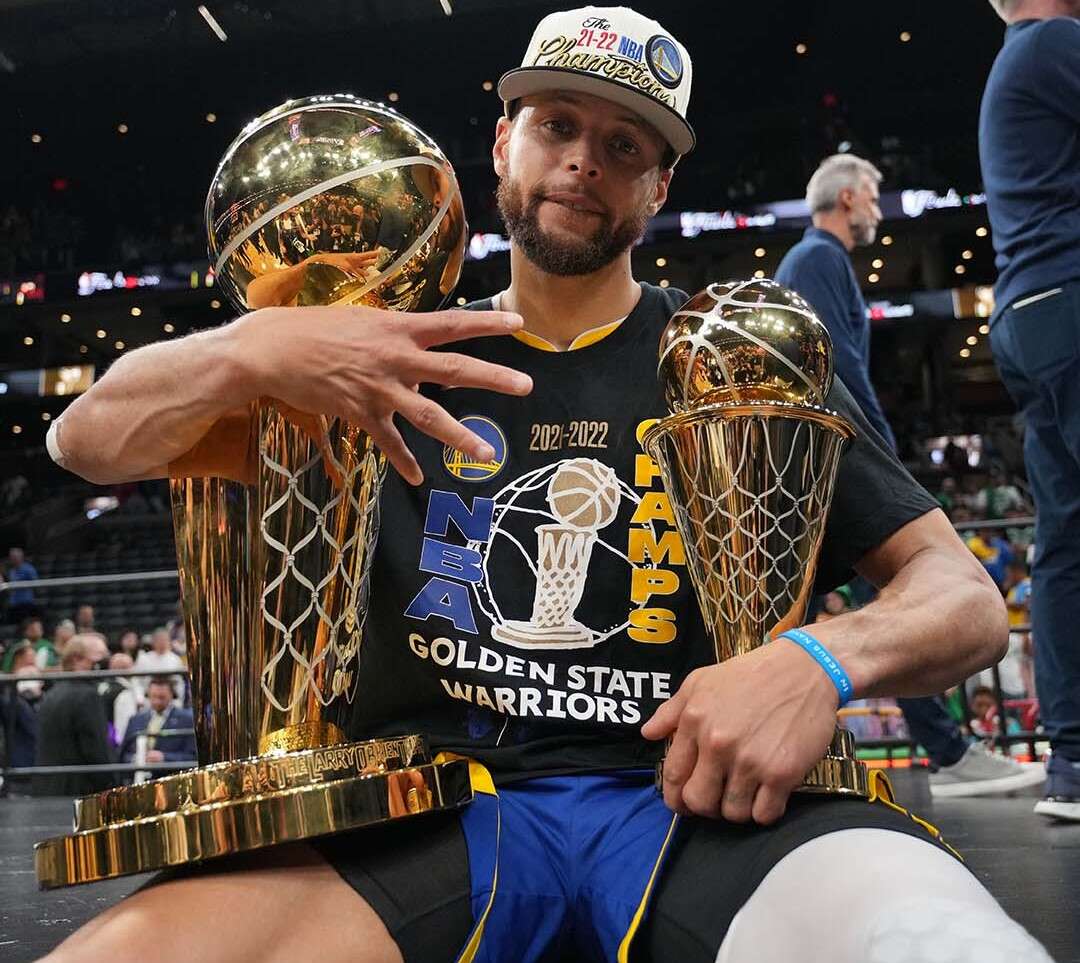  Stephen Curry 拿下生第四冠和首座 Finals MVP 後引發許多後續話題。摘自勇士推特