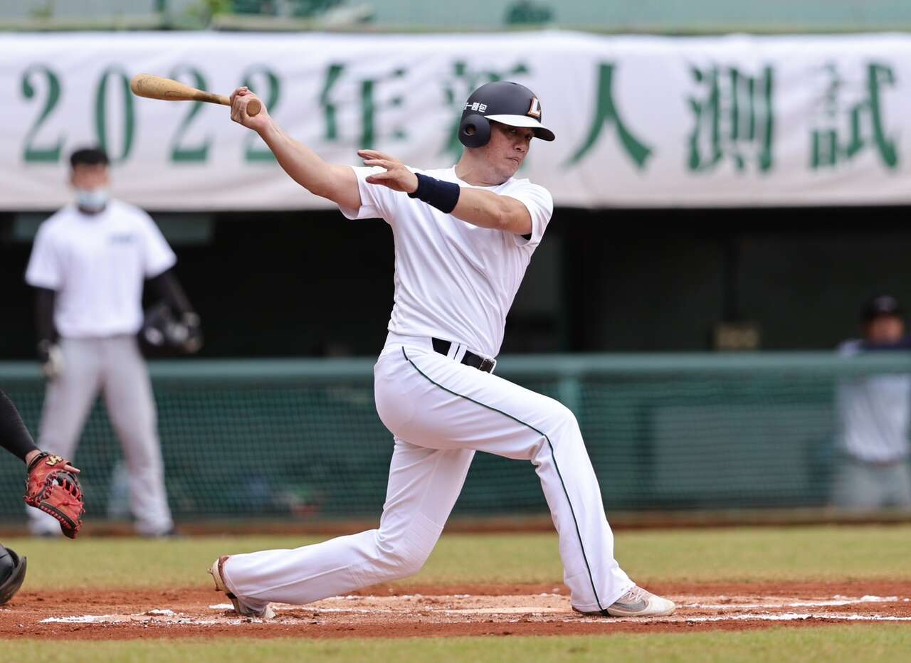 郭岱琦2016遭釋出,40歲報名台鋼測試會。台鋼提供