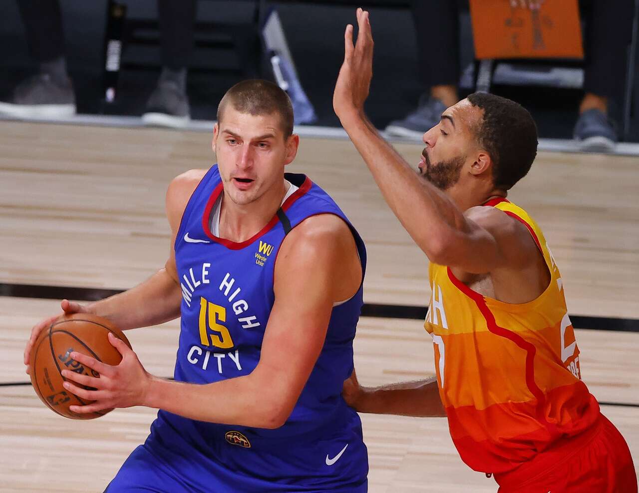 Rudy Gobert (左)確定前往明尼蘇達。法新社