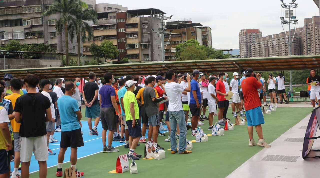 雞籠盃吸引了近兩百台灣網球愛好者參與。詹健全攝