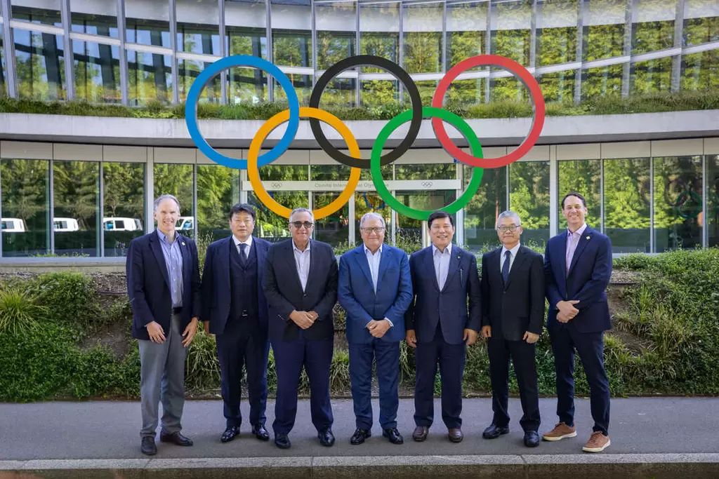 蔡其昌會長特別指派楊清瓏秘書長前往瑞士與會與Wbsc及其他各國職棒聯盟的高層展開交流並商討往後的合作事項。官方提供