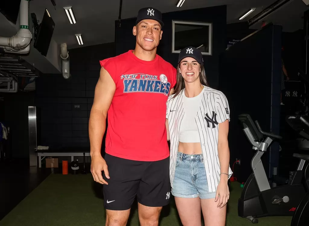 WNBA印第安納狂熱選秀狀元克拉克（Caitlin Clark）還與球隊隊長賈吉（Aaron Judge）見面並留下合影。摘自洋基推特