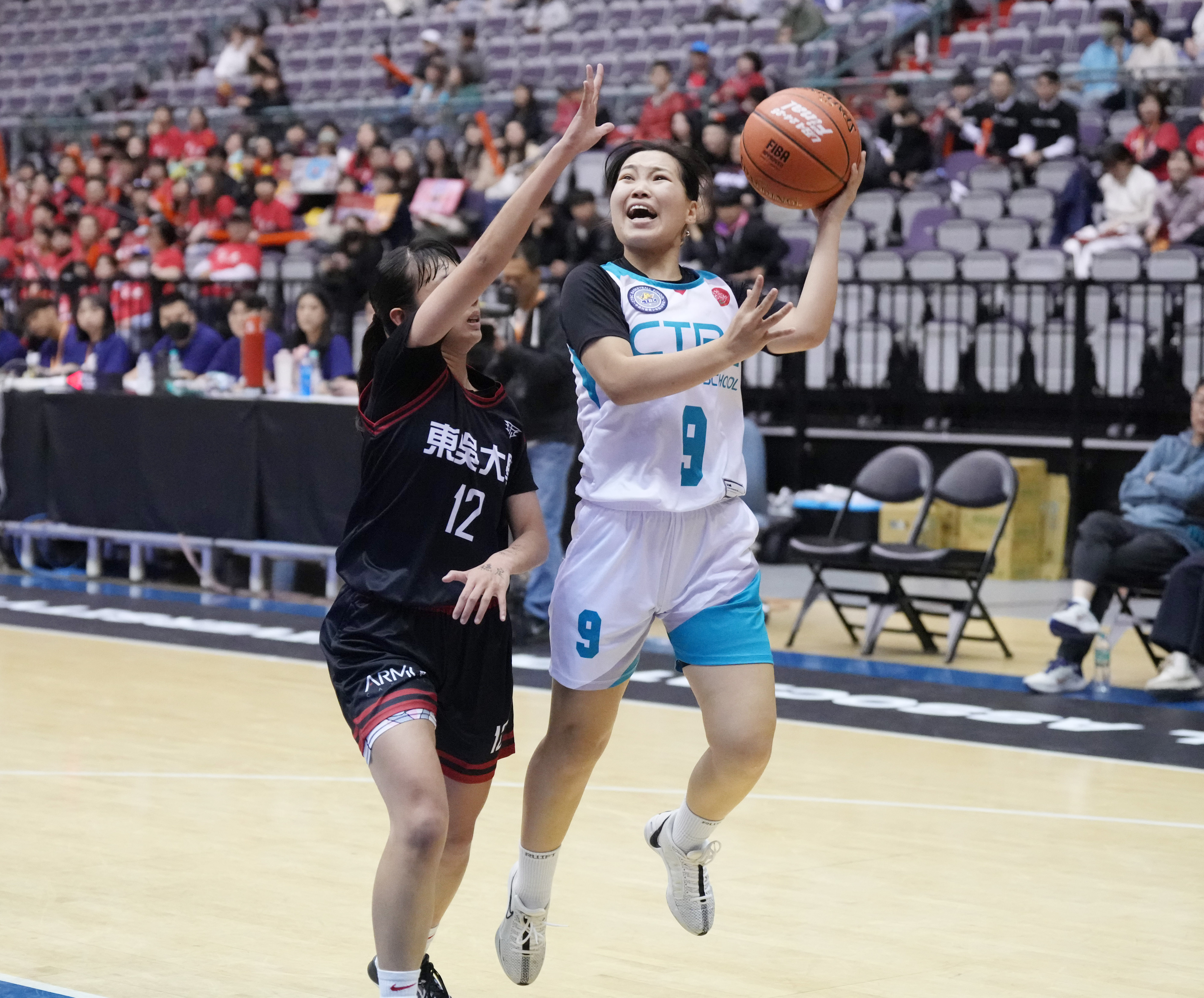 中信學院高思婷12分10籃板。大專體總提供