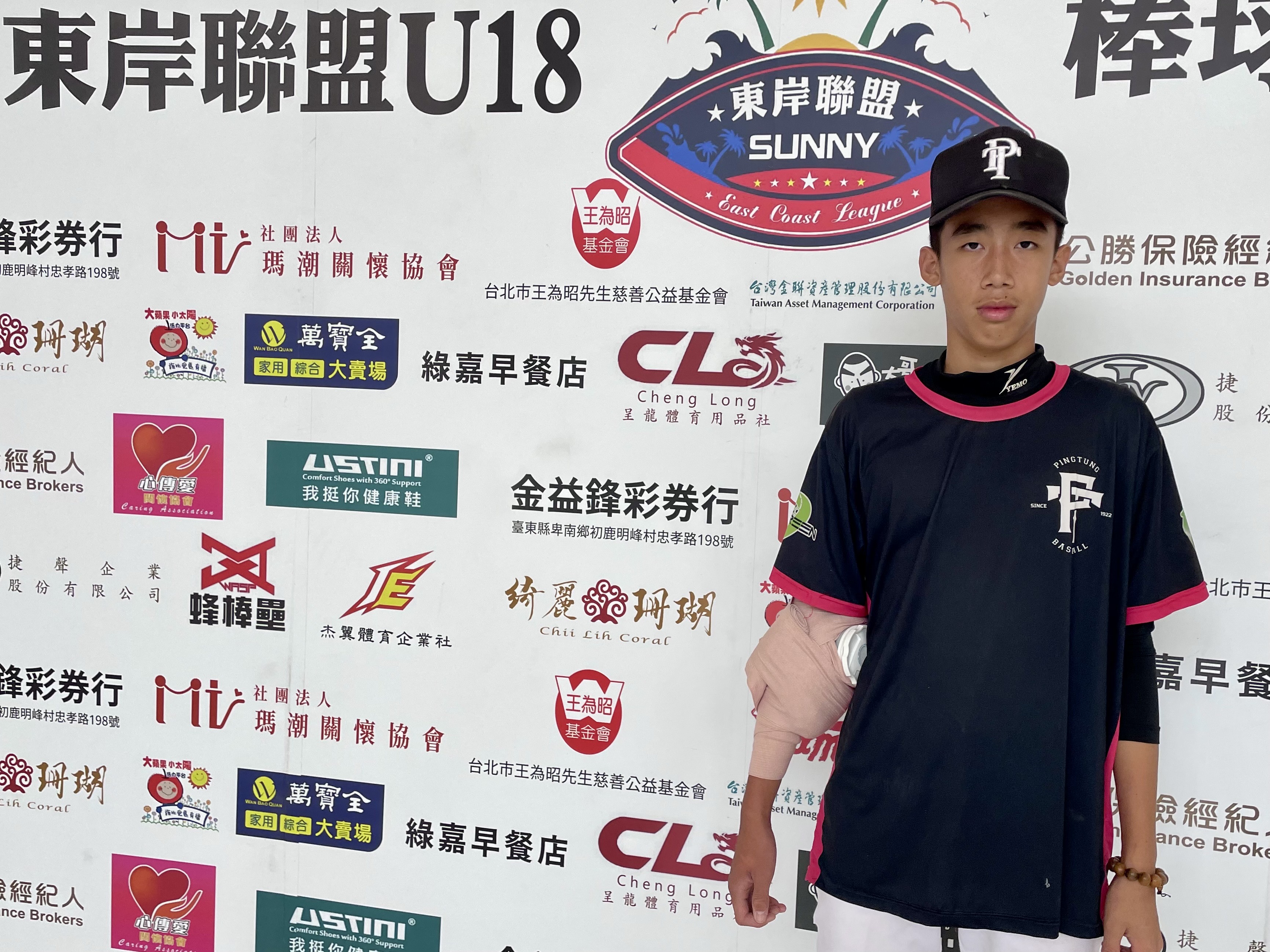 屏東高中下勾投手邱宗葆。吳敏欣攝