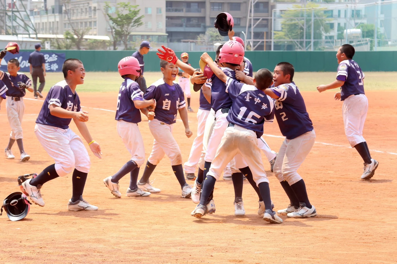台中自由國小終場以8比7逆轉勝挺進國小硬式聯賽16強。大會提供