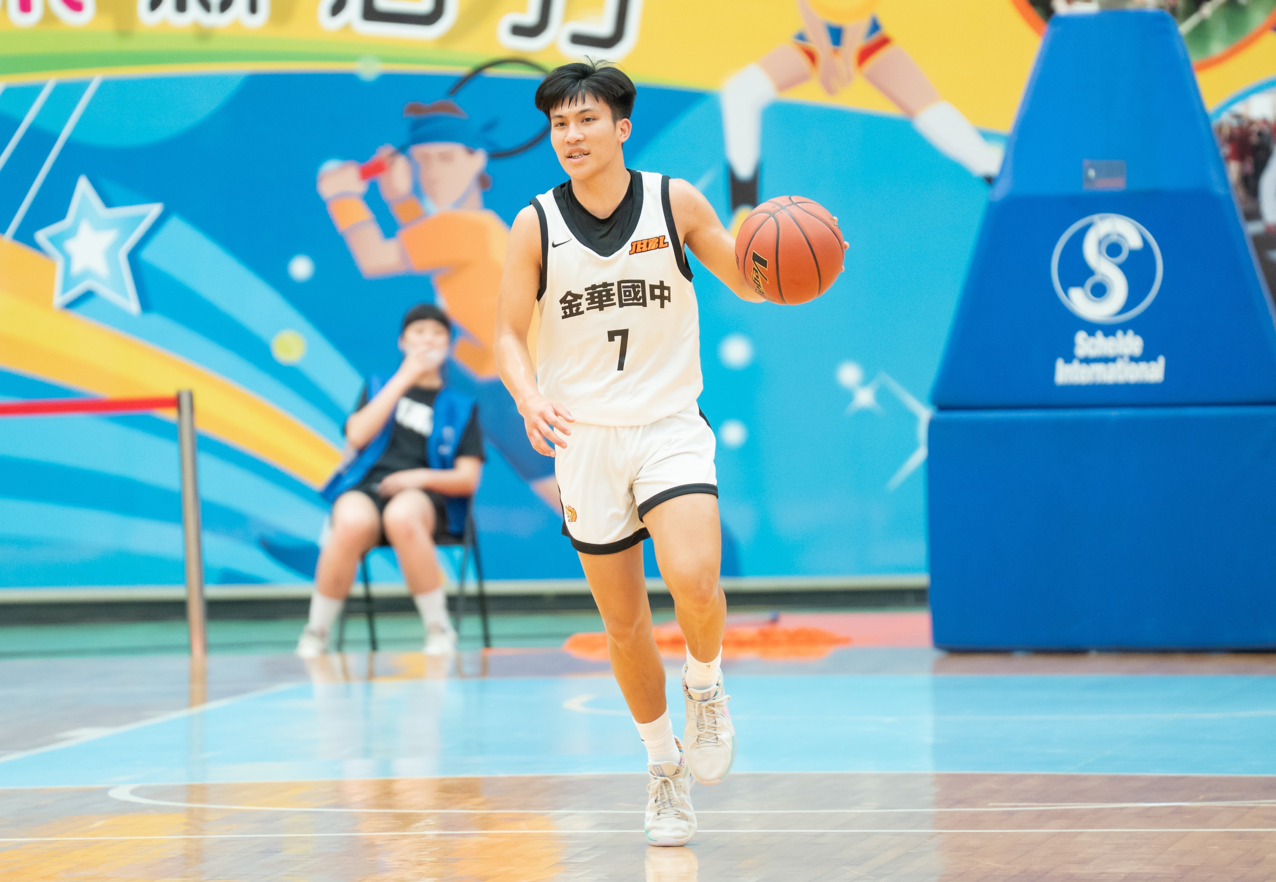 金華王以勒三分7中3拿20分10籃板雙十。高中體總提供