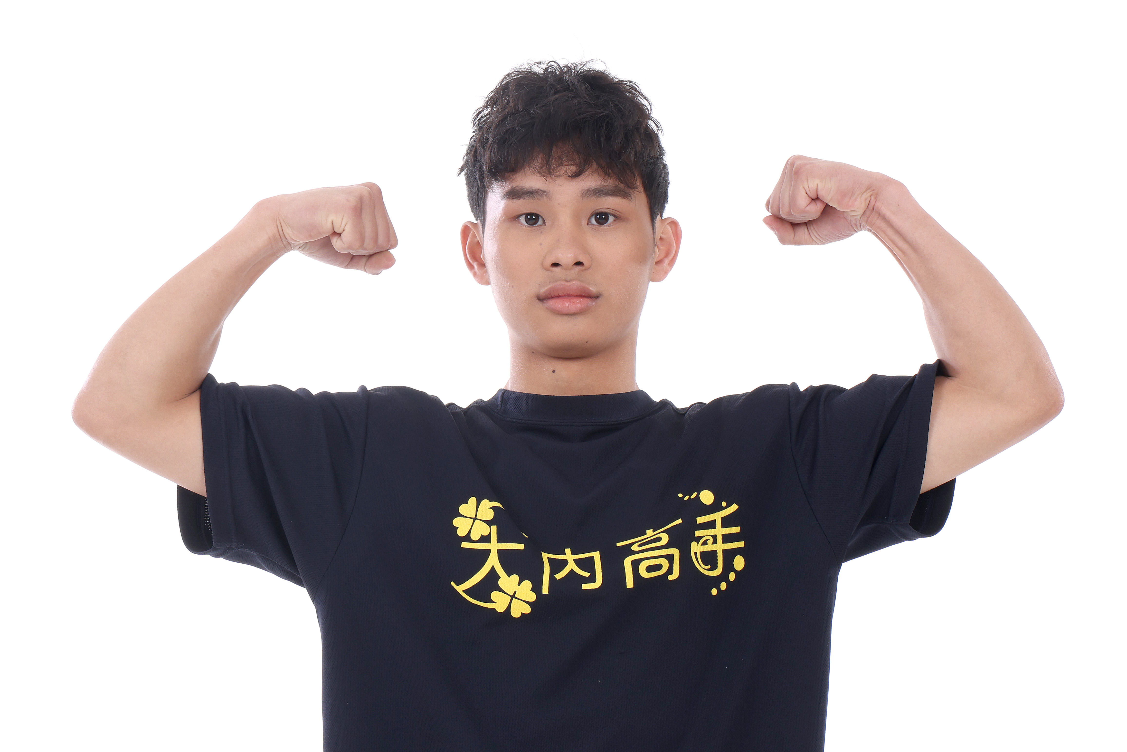 大內高手何偉竣的招牌動作展現精壯體格。臺南市體育局提供