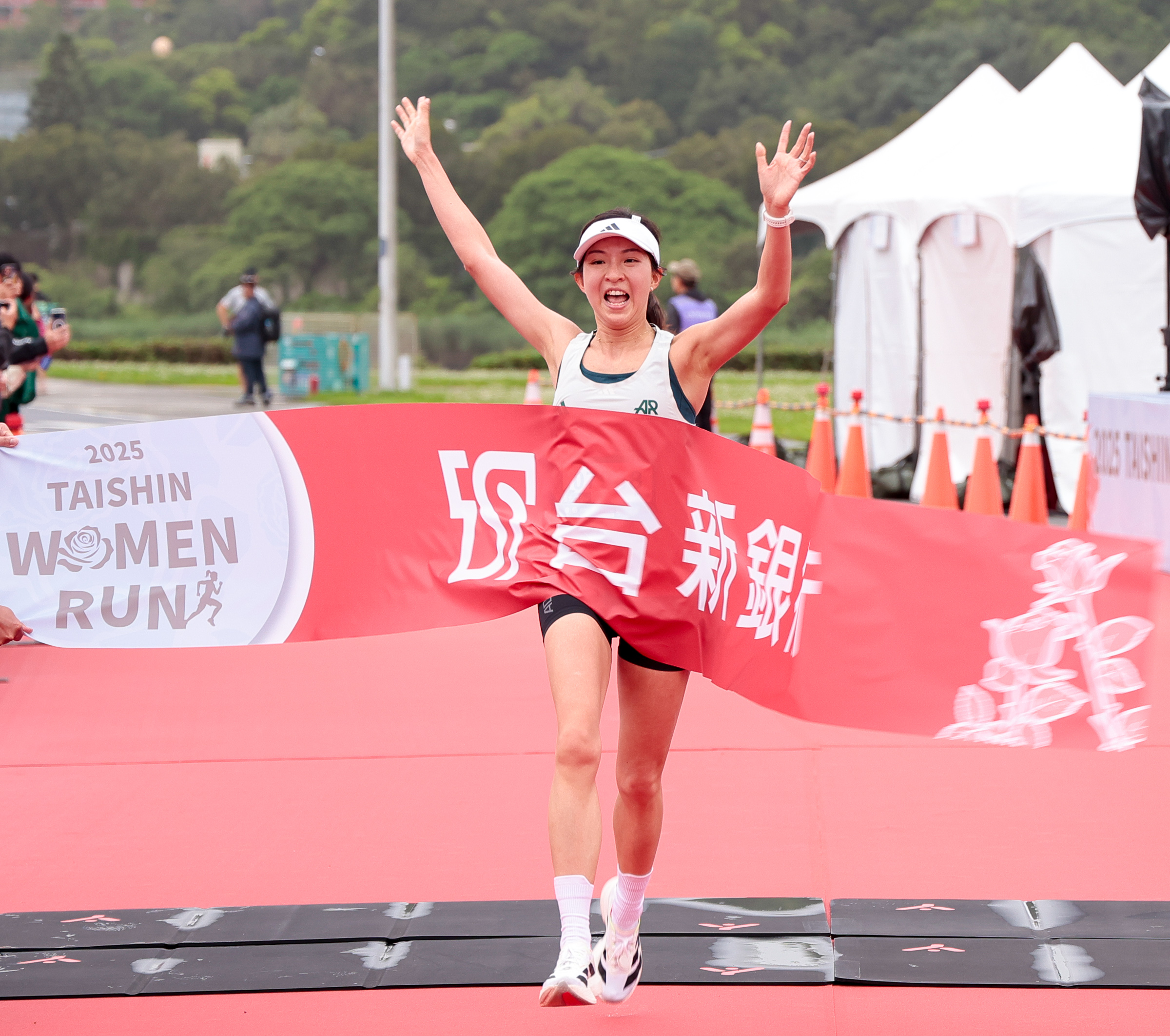 10公里組蔡欣諭以39分49秒率先衝線。大會提供