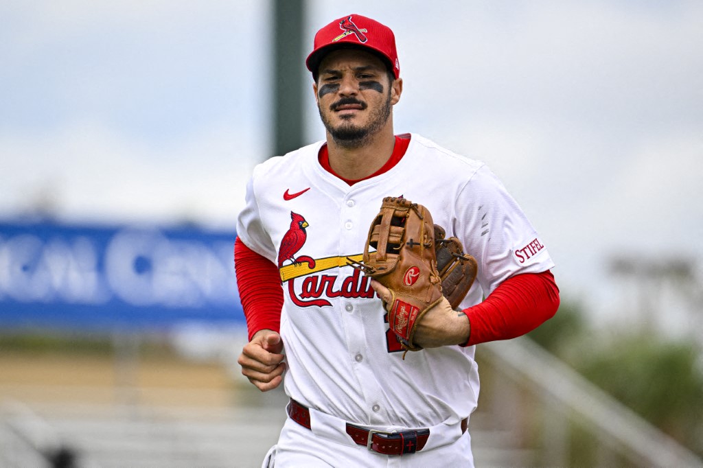 聖路易紅雀休賽季有意願將當家三壘手亞倫納多（Nolan Arenado）拒絕交易至休士頓太空人。法新社