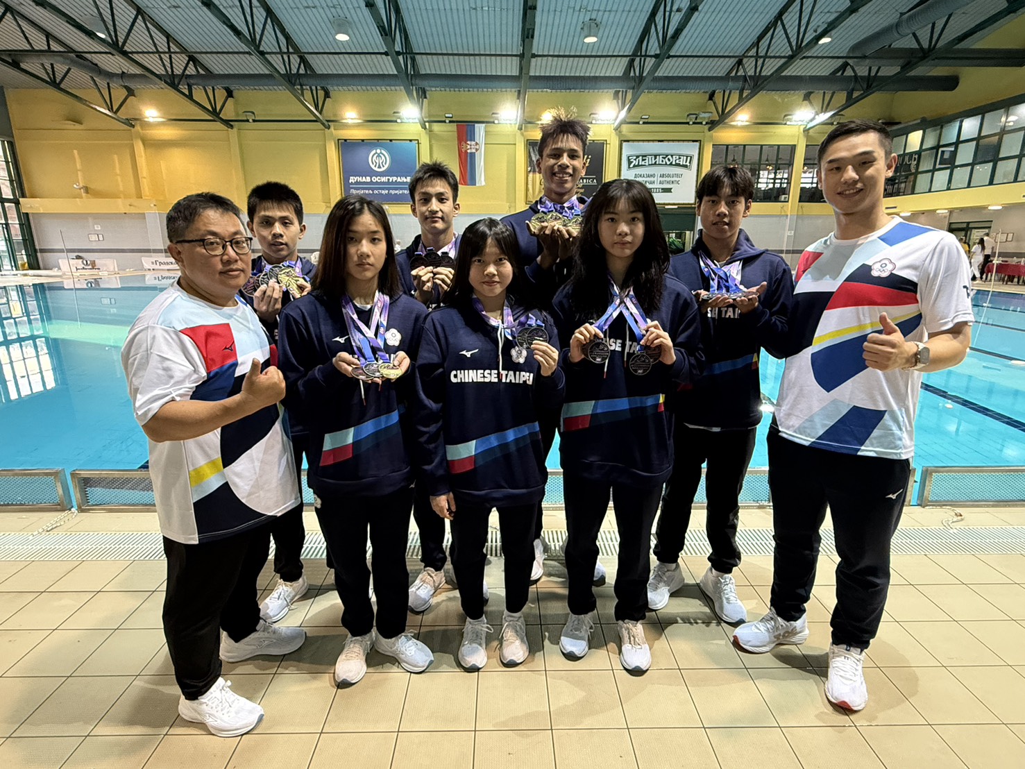 世界中學生U15運動會台灣泳隊締造人人有牌戰績。曾昱誠提供