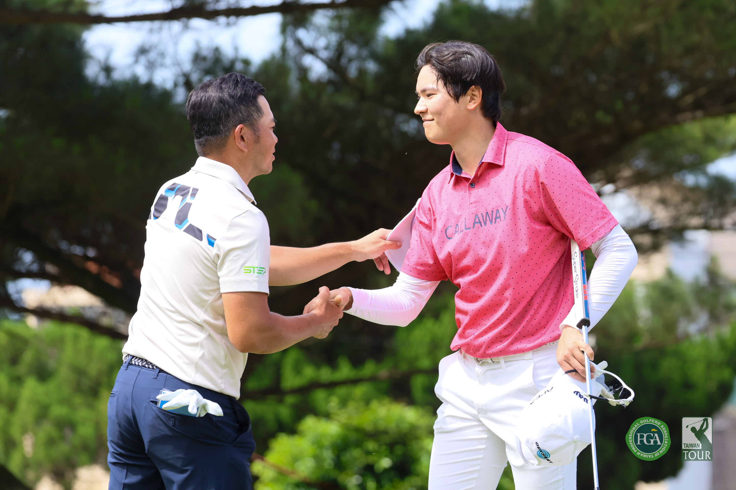地主選手詹世昌(左)和義大利選手加布里埃爾德巴爾巴進行4度延長賽。Tpga/林聖凱攝