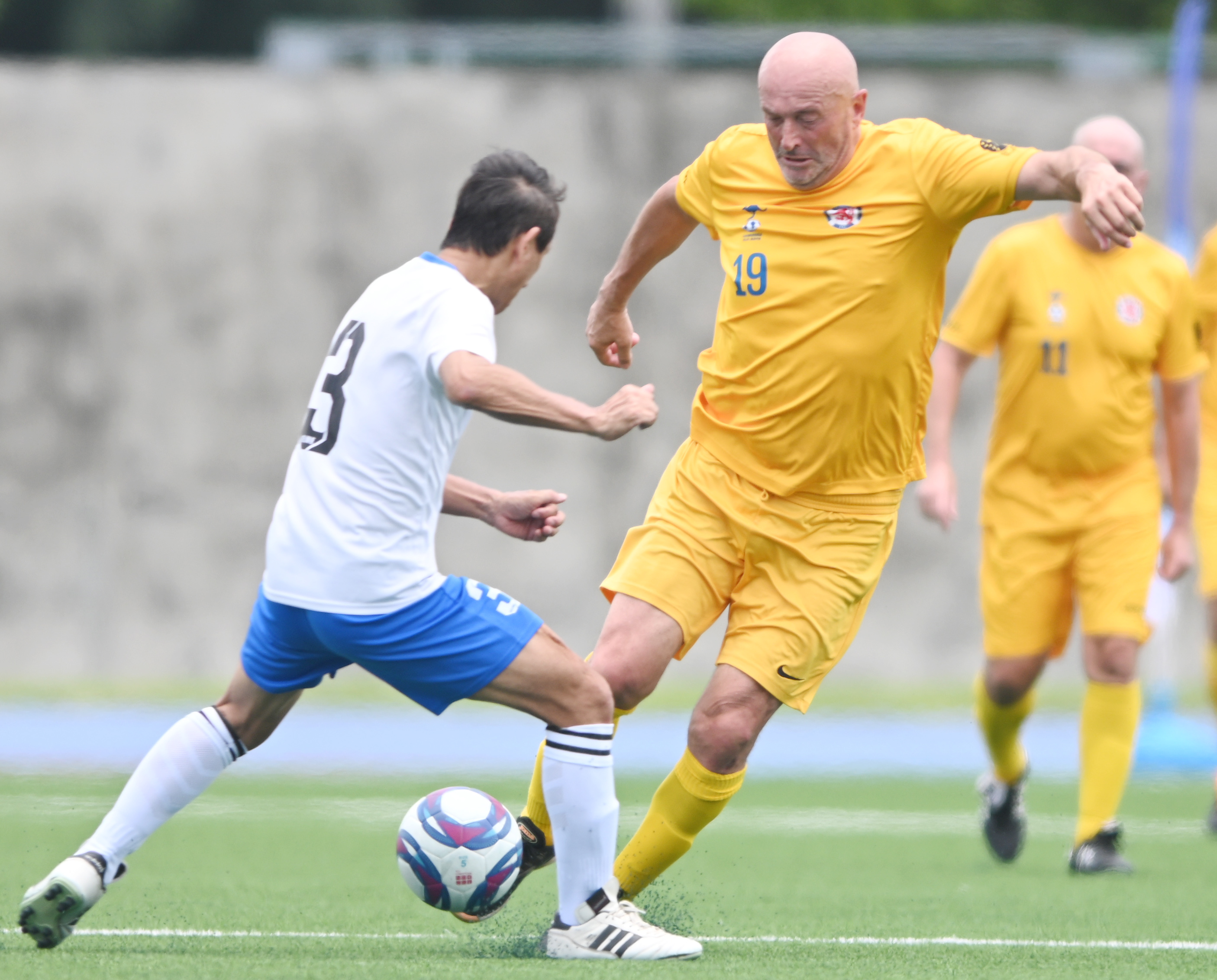 澳洲Canberra Old Boys球員試圖突破Taiwan Team防守。大會提供