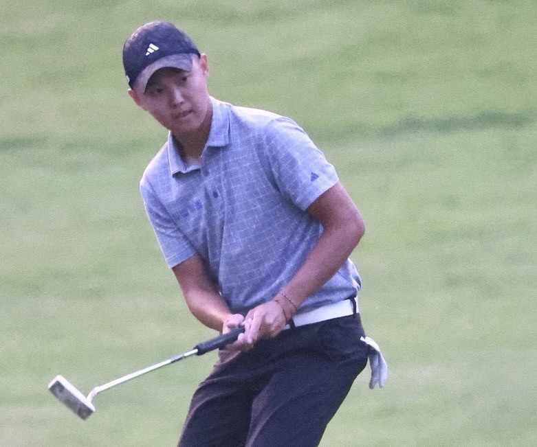 第三回合沈威成以-9持續領先群雄。鍾豐榮攝